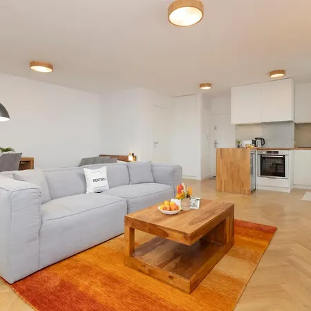 On The 15th Floor With A View Of The Panorama By Renters דירה ורשה