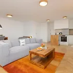 On The 15th Floor With A View Of The Panorama By Renters Apartamento Varsovia