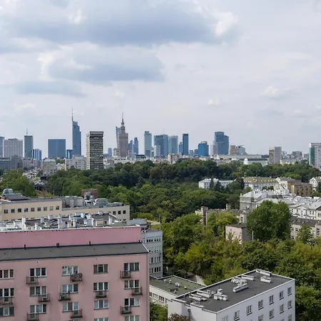 On The 15th Floor With A View Of The Panorama By Renters Apartment