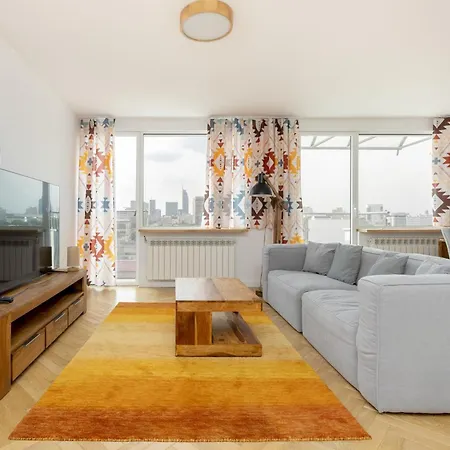 On The 15th Floor With A View Of The Panorama By Renters شقة